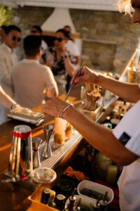 kokteyl organizasyonu kokteyl hazırlama aşamaları ve bar çekimi ometto events barmen