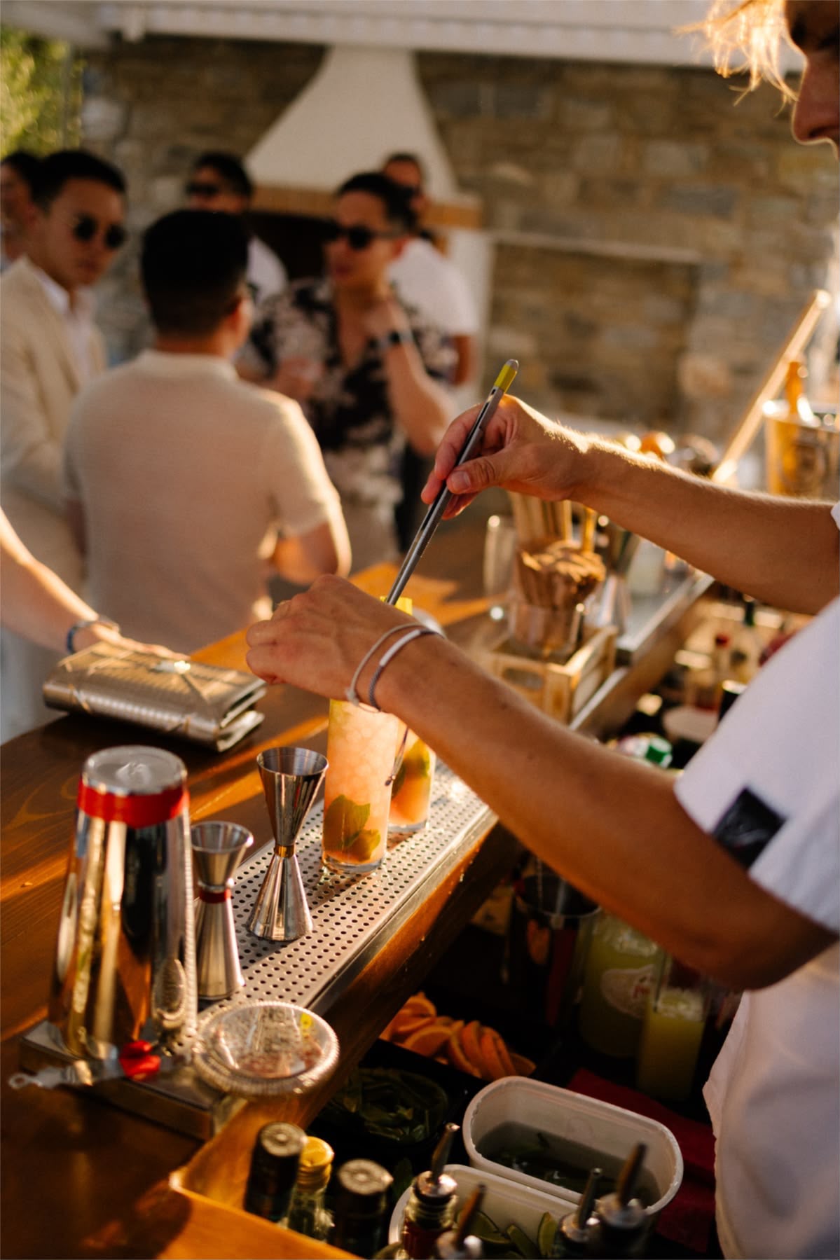 kokteyl organizasyonu kokteyl hazırlama aşamaları ve bar çekimi ometto events barmen